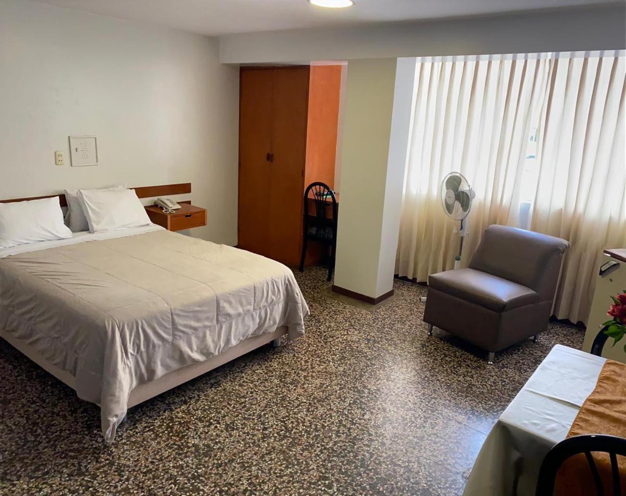 Hotel Plazza Chiclayo Exterior photo
